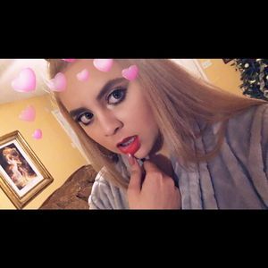 Meet your Posher, Oly